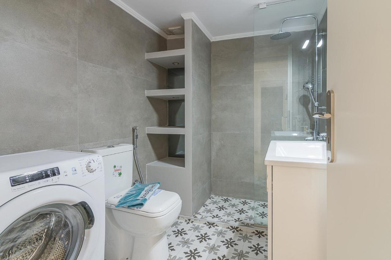 A Modern 2-Bedroom Apartment Near Areios Pagos Athen Exterior foto